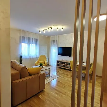 Apartment Monarch Relax And *