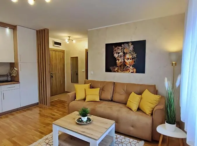 Monarch Relax And Apartamento